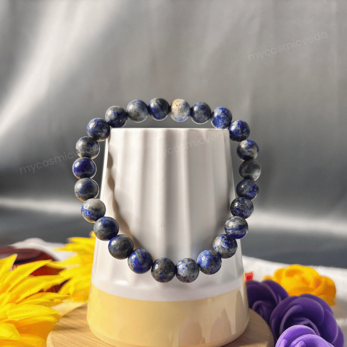 Lapis_Lazuli_bracelet_for_throat_chakra_and_clarity
