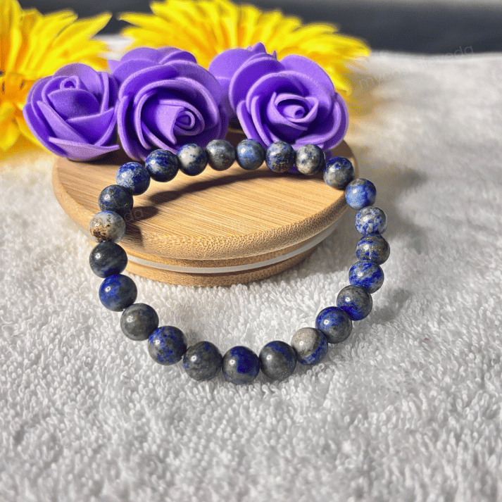 Lapis_Lazuli_crystal_bracelet_for_wisdom_truth